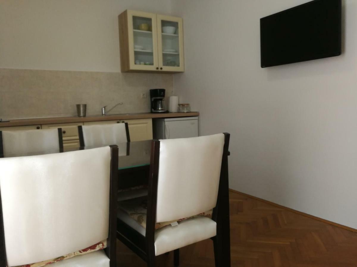 Apartment Violeta 1 Funtana Exterior foto